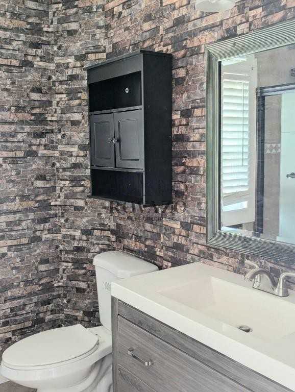 1529 Compton Terrace - Photo 3 of 11