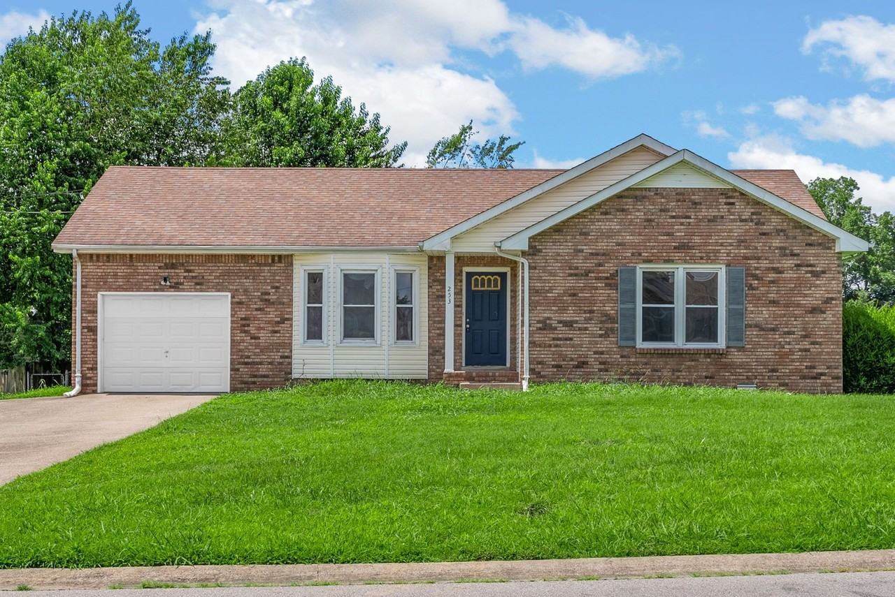 253 Moncrest Dr - Photo 2 of 25