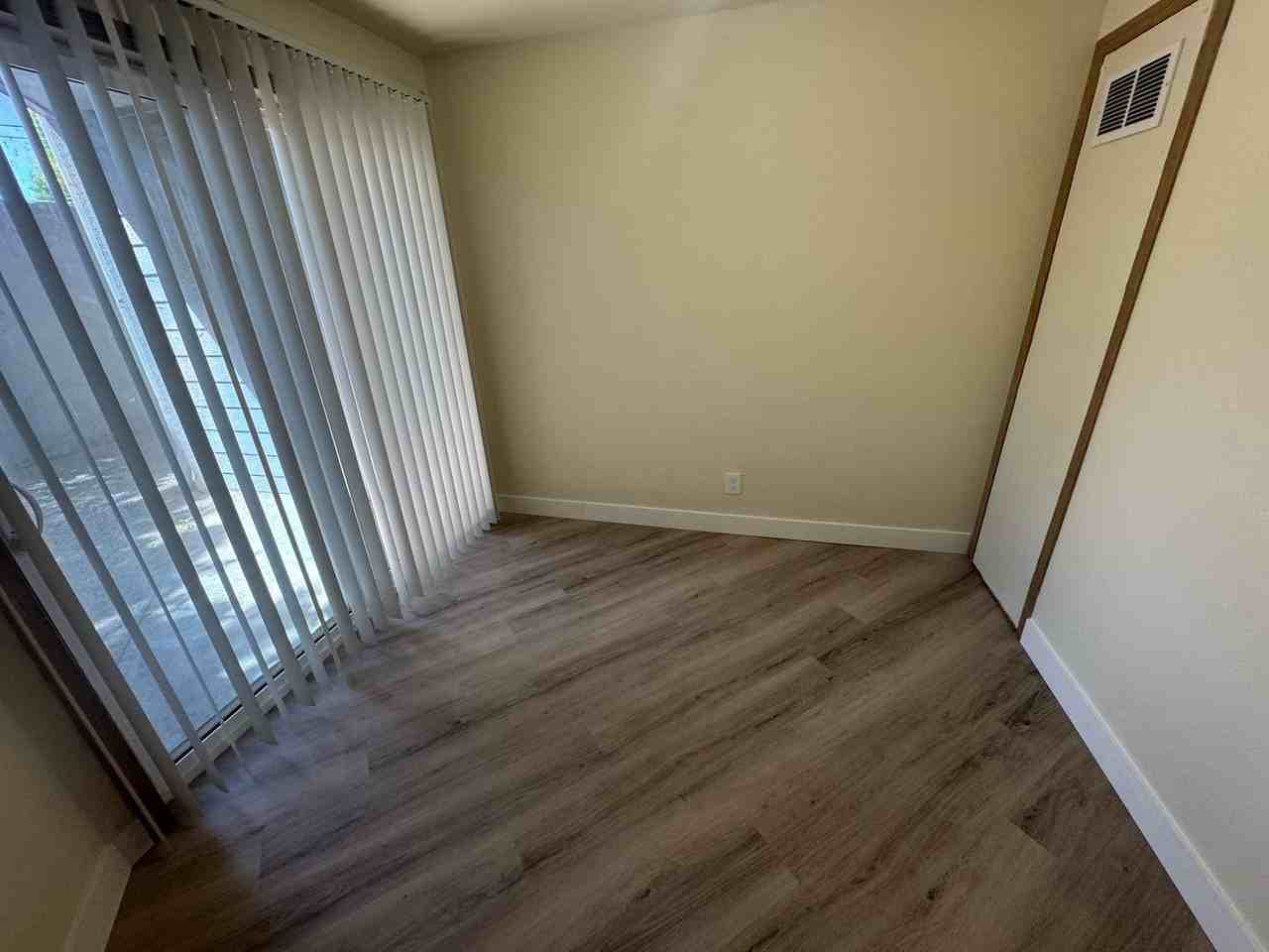 315 315 NW 9th - 01 #01 - Photo 7 of 10