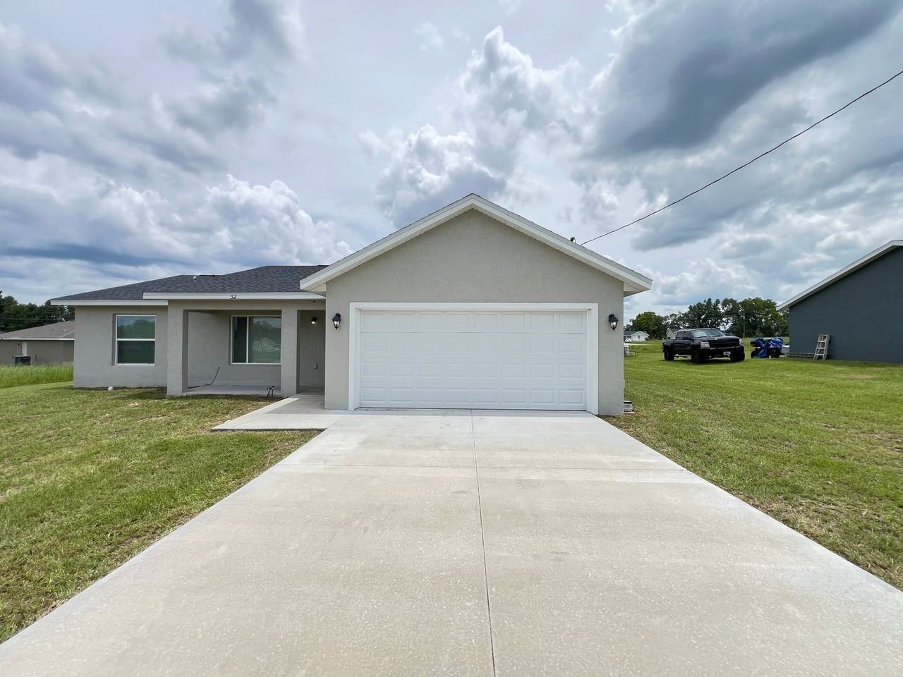 52 Maple Dr - Photo 2 of 24