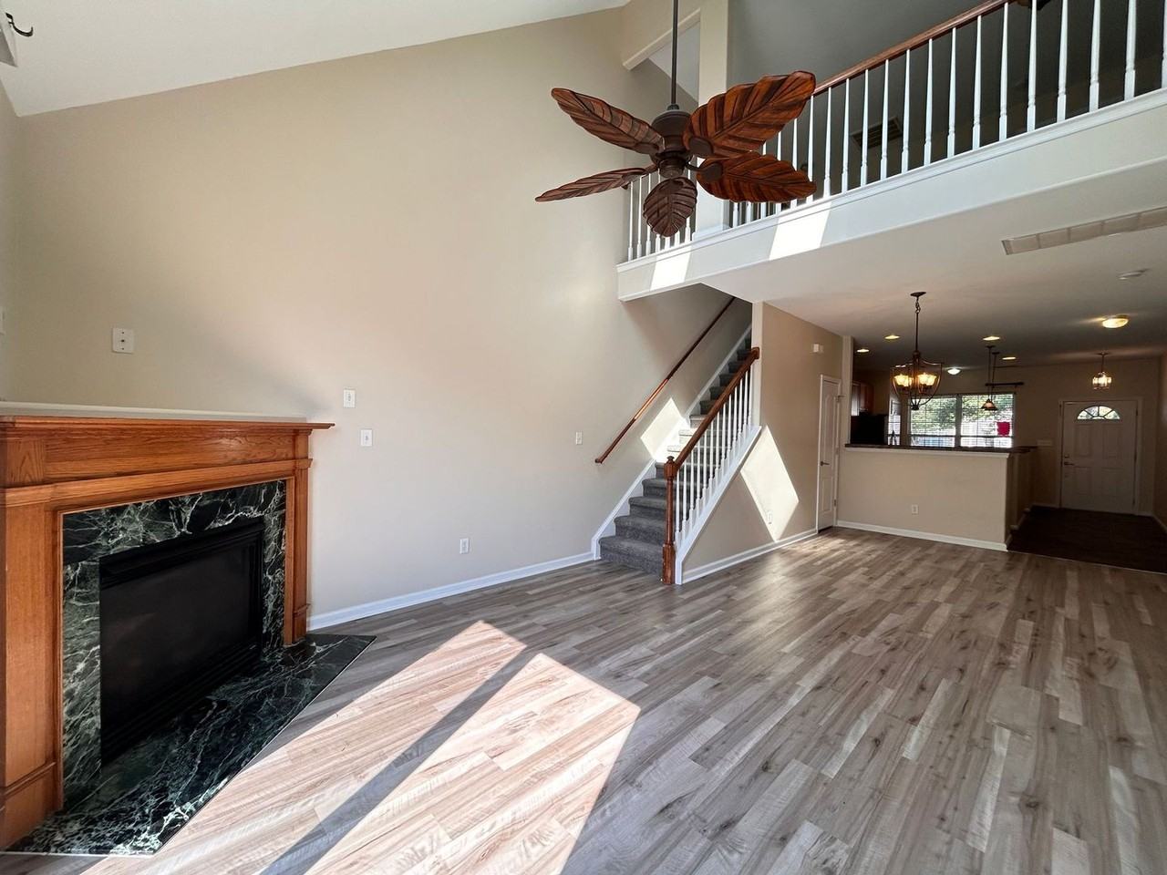 927 Hunley Dr - Photo 6 of 20
