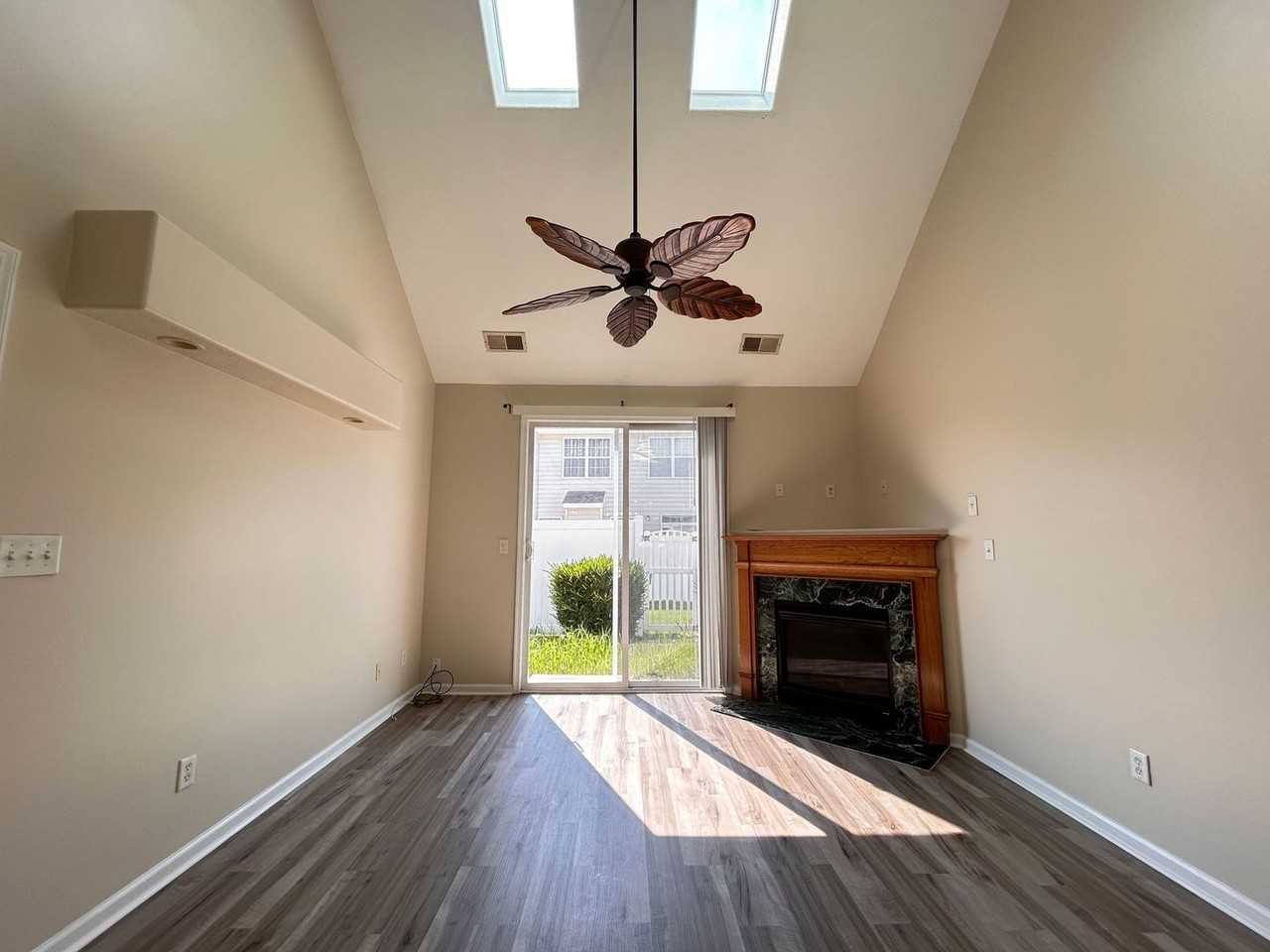 927 Hunley Dr - Photo 7 of 20