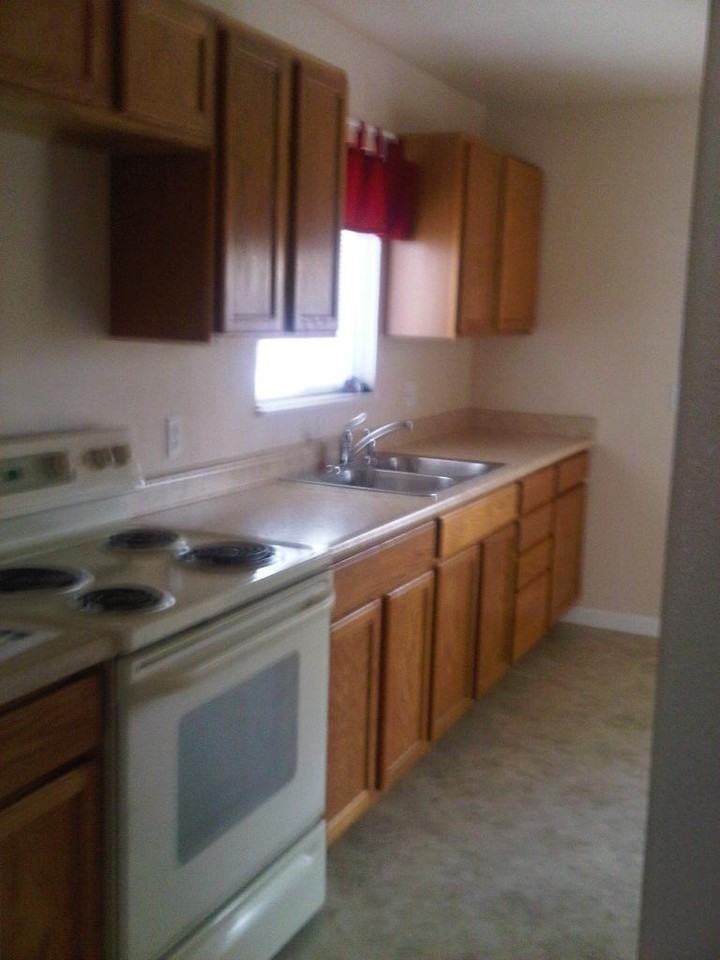 32 Solar Dr - Photo 2 of 14