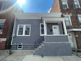 572 N 9th St - Photo 1 of 1