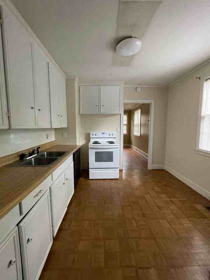 601 Elm Ave - Photo 5 of 15