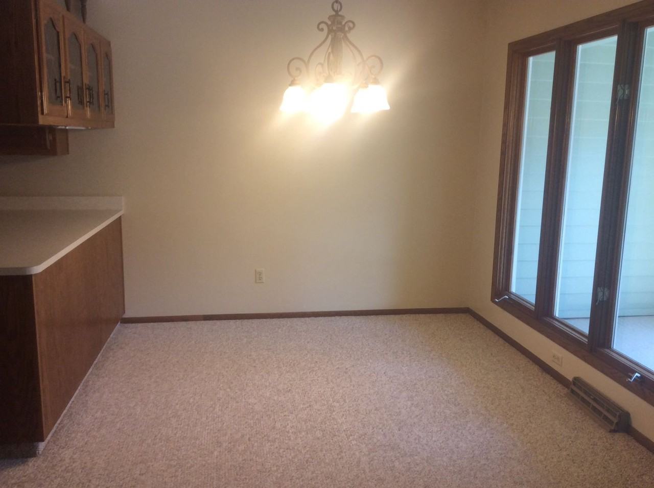 1573 Prairie Ave - Photo 4 of 14