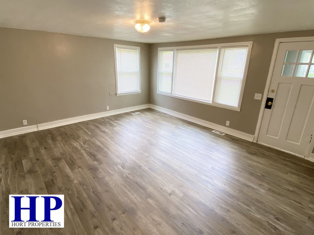 2002 11th St - Photo 2 of 15