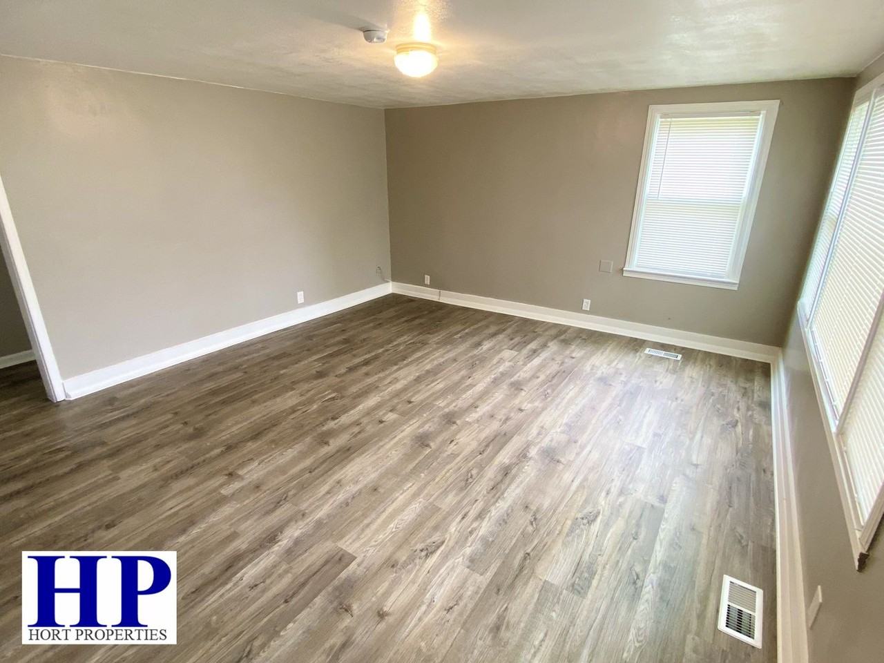 2002 11th St - Photo 3 of 15