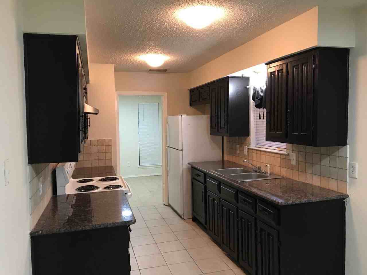 2805 Parkhaven Dr - Photo 5 of 13