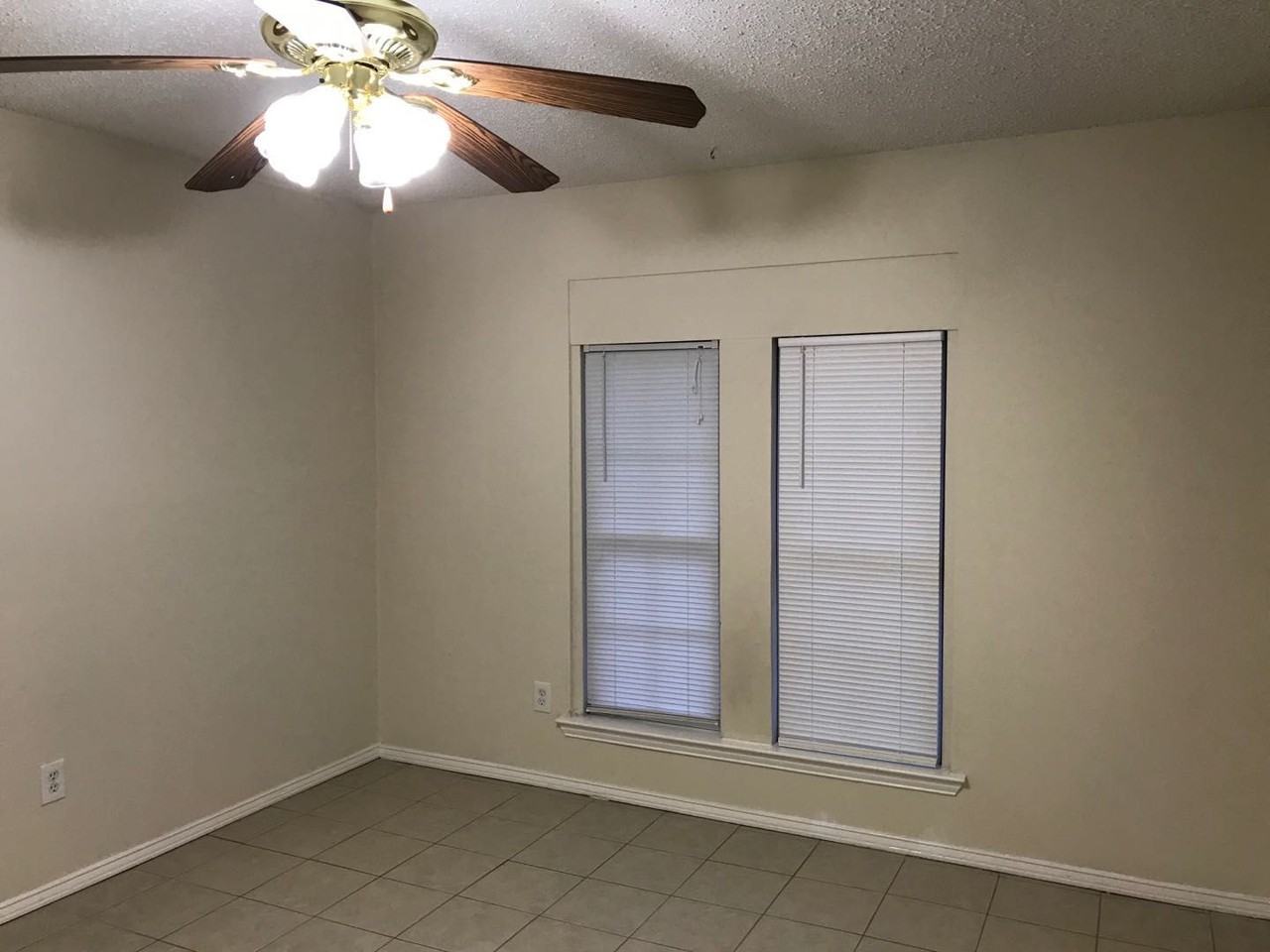 2805 Parkhaven Dr - Photo 6 of 13