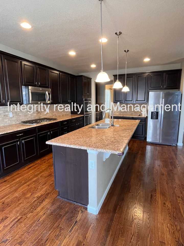 1057 Clear Sky Way - Photo 6 of 30