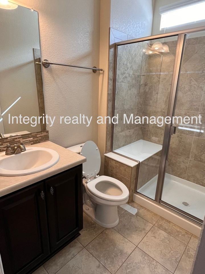 1057 Clear Sky Way - Photo 7 of 30