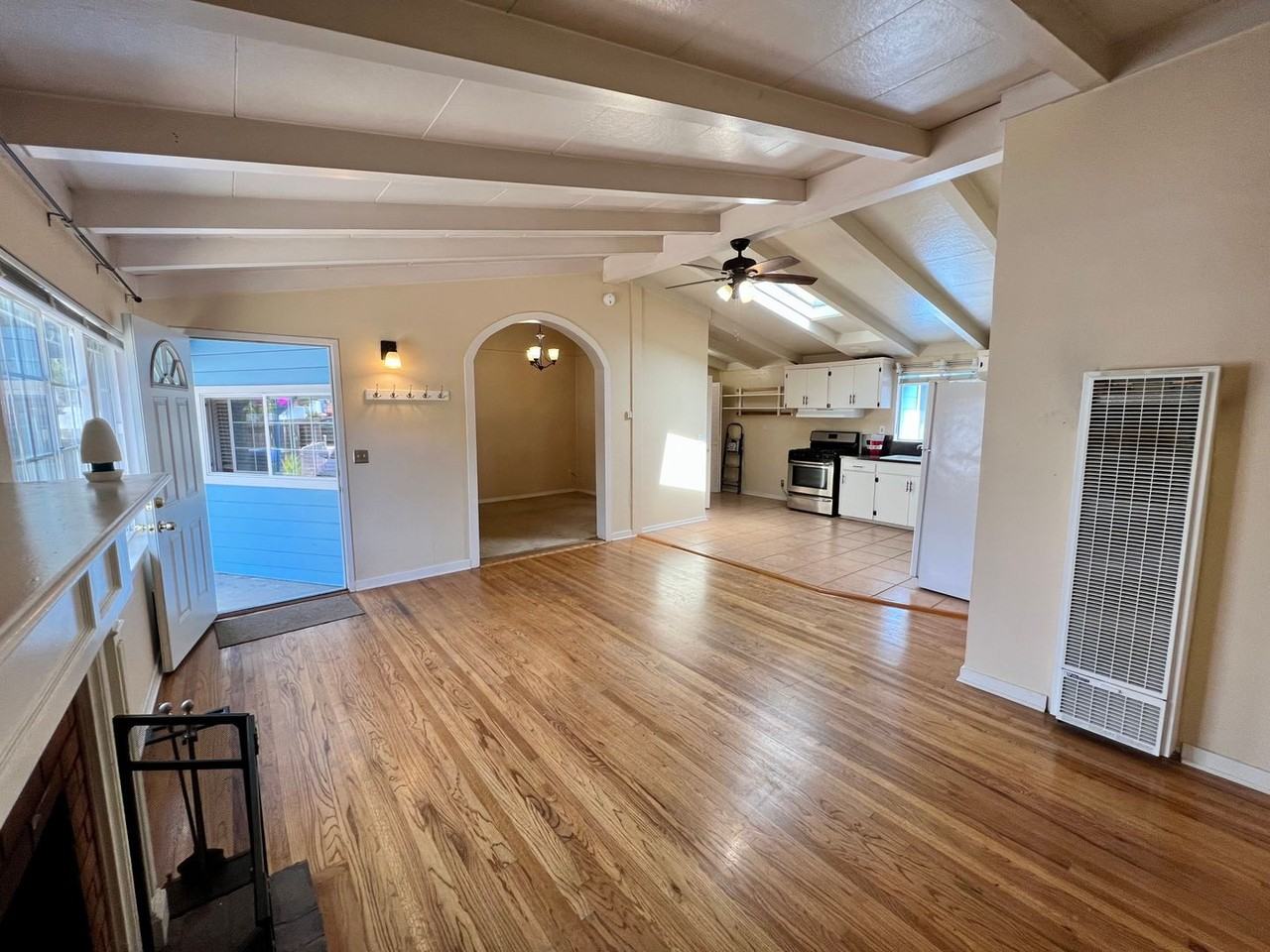 340 Archer St - Photo 5 of 25