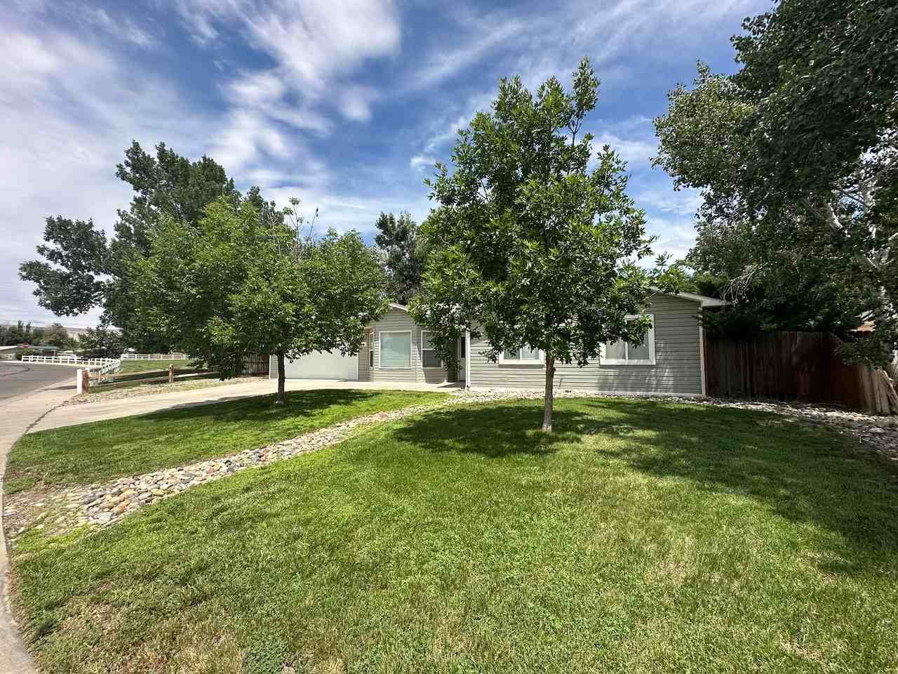 448 Countryside Ln - Photo 2 of 26