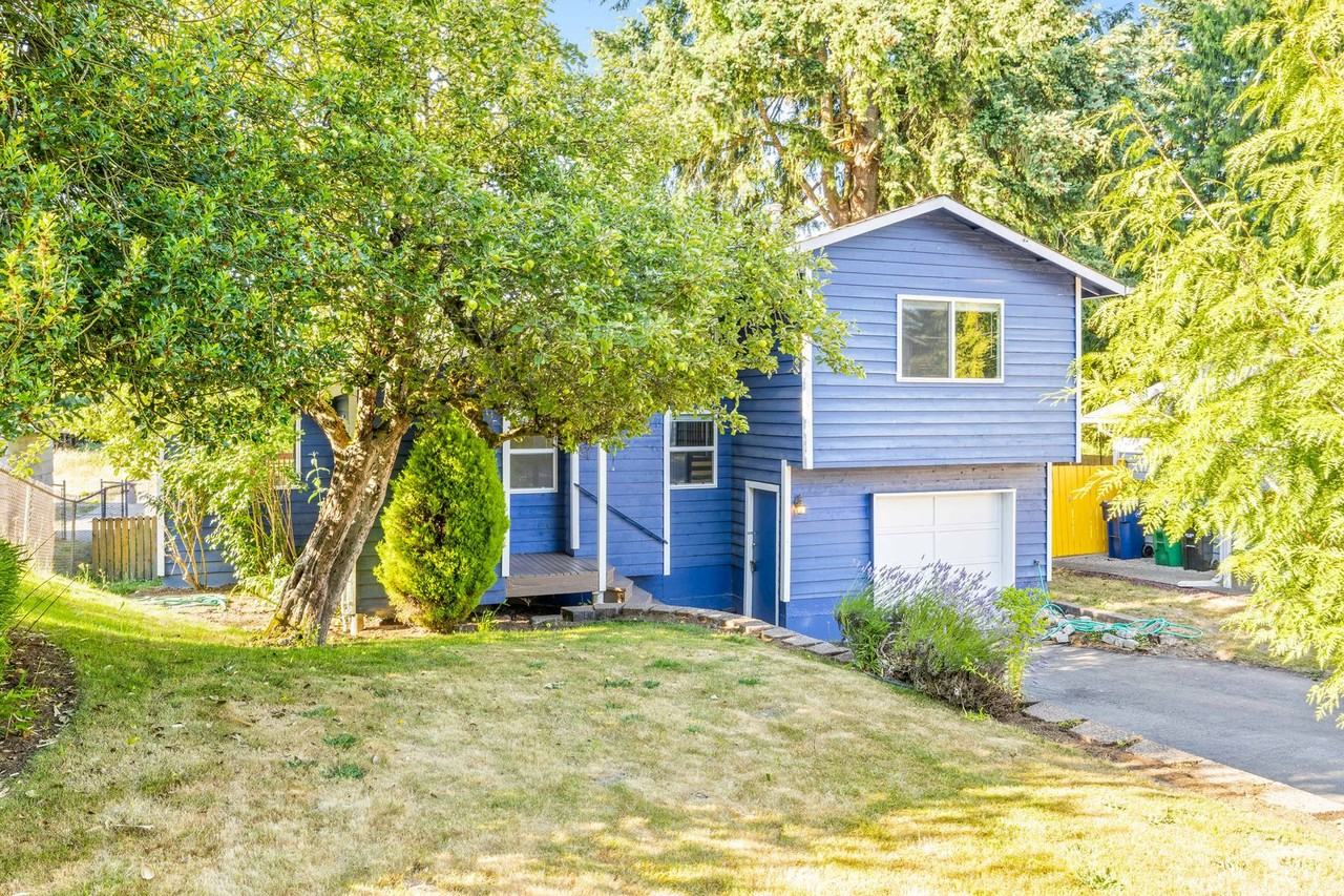 3004 Sw 106th St #B - Photo 3 of 29