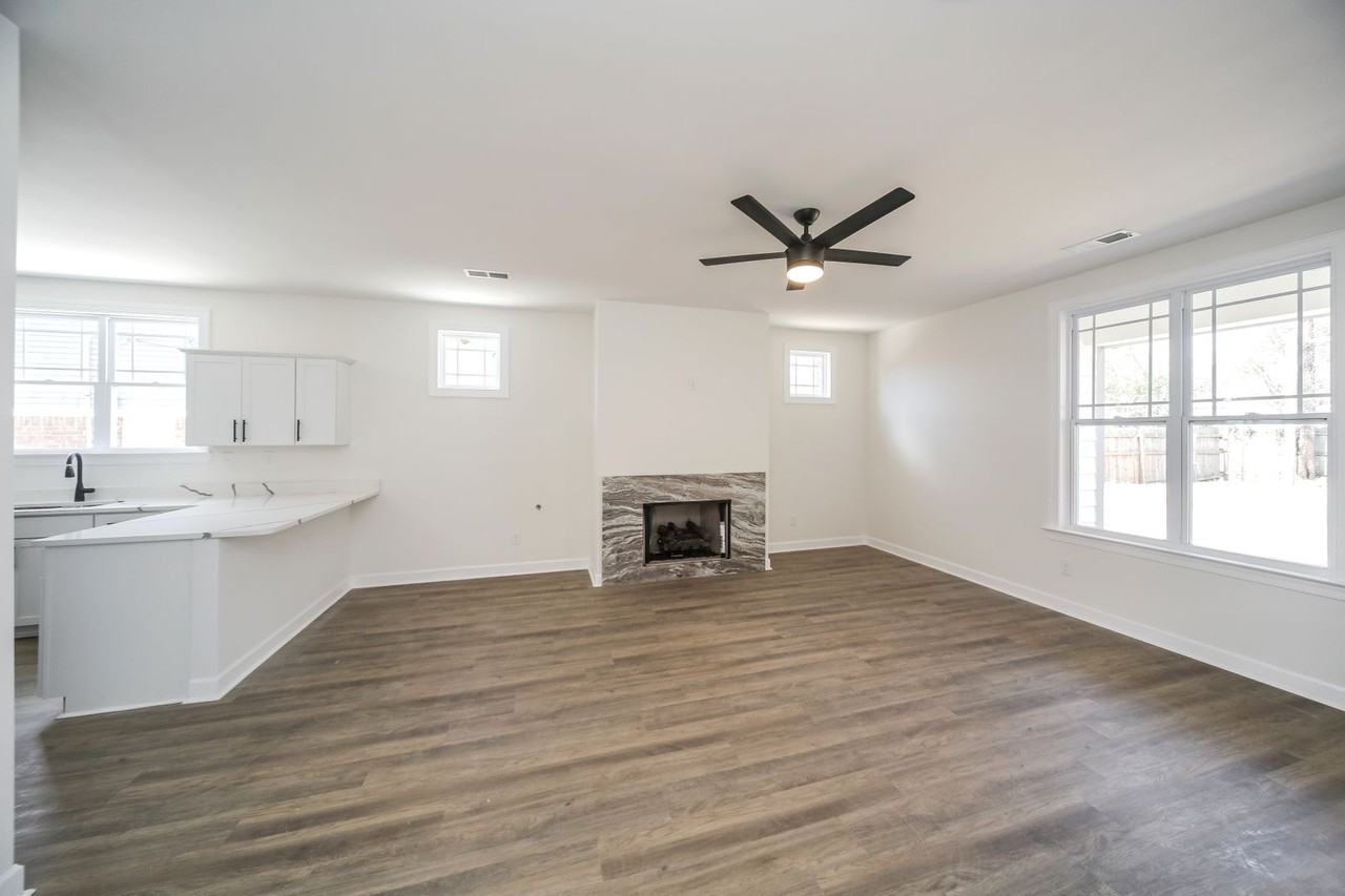 1692 Euclid Ave - Photo 6 of 14