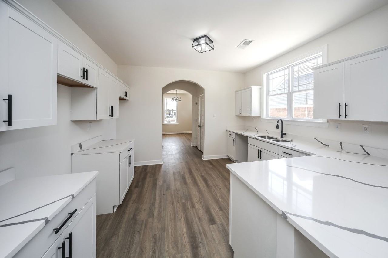 1692 Euclid Ave - Photo 7 of 14