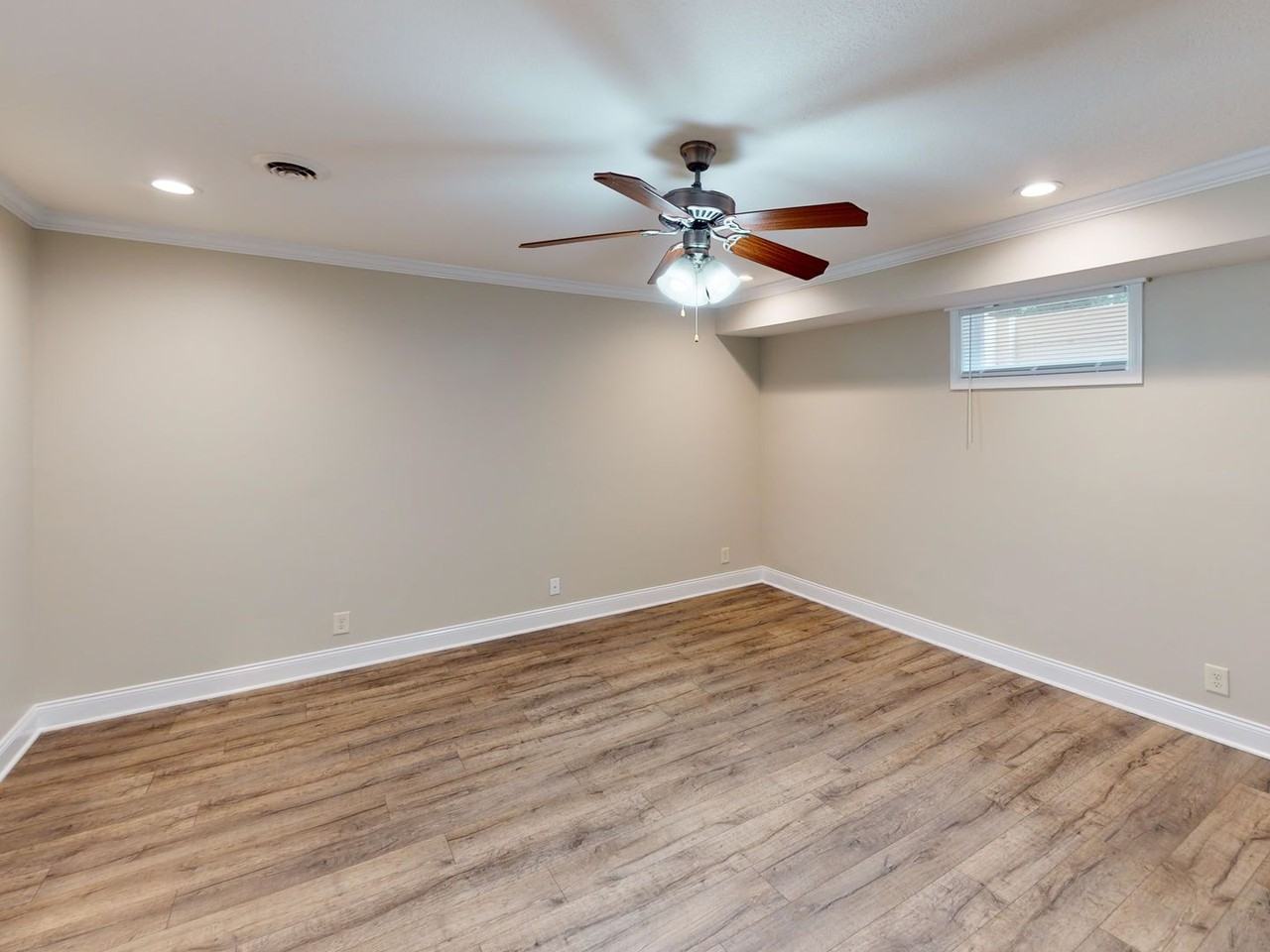 3063 Woody Ln - Photo 7 of 11