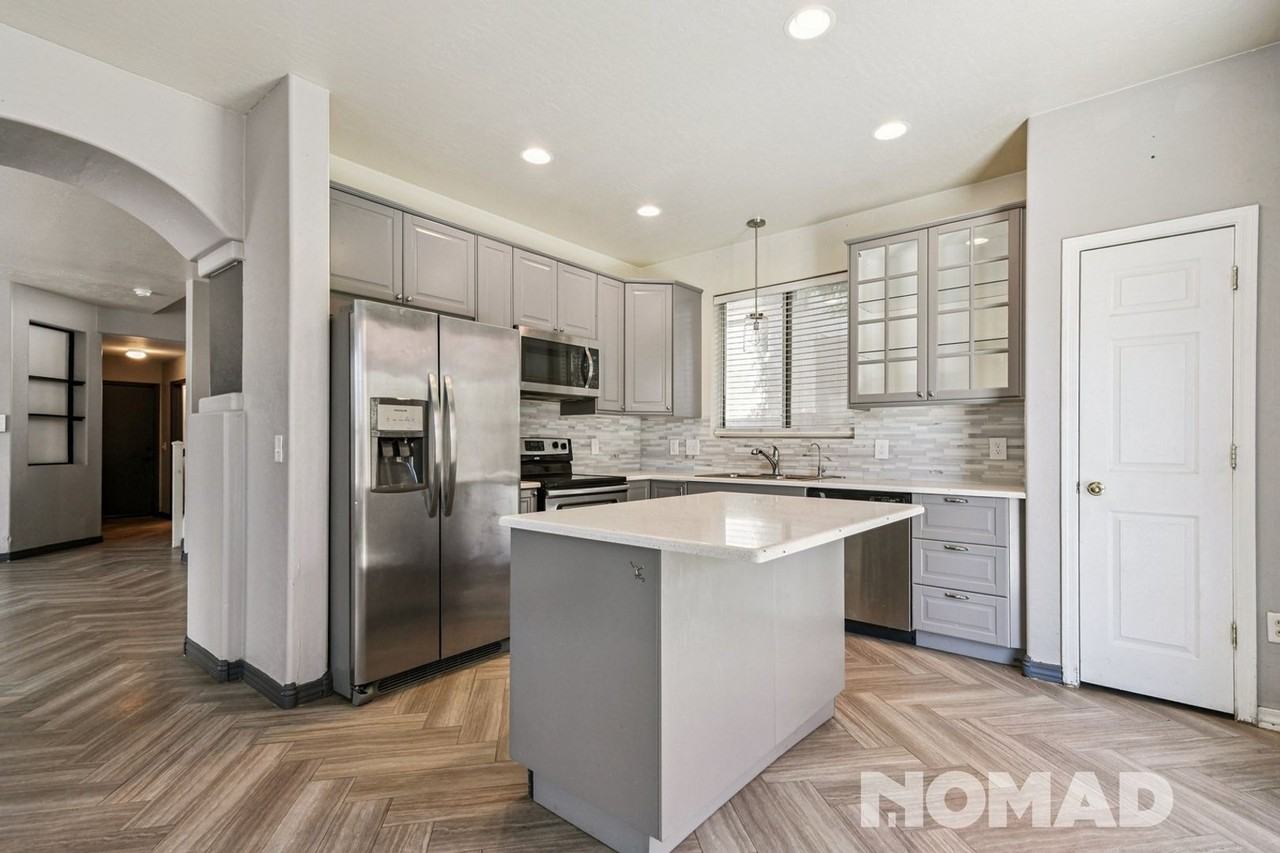 13455 W Rovey Ave - Photo 2 of 25