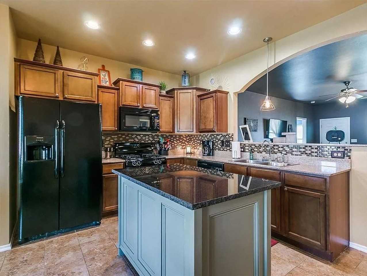 532 West Shadow Ridge Way - Photo 5 of 24