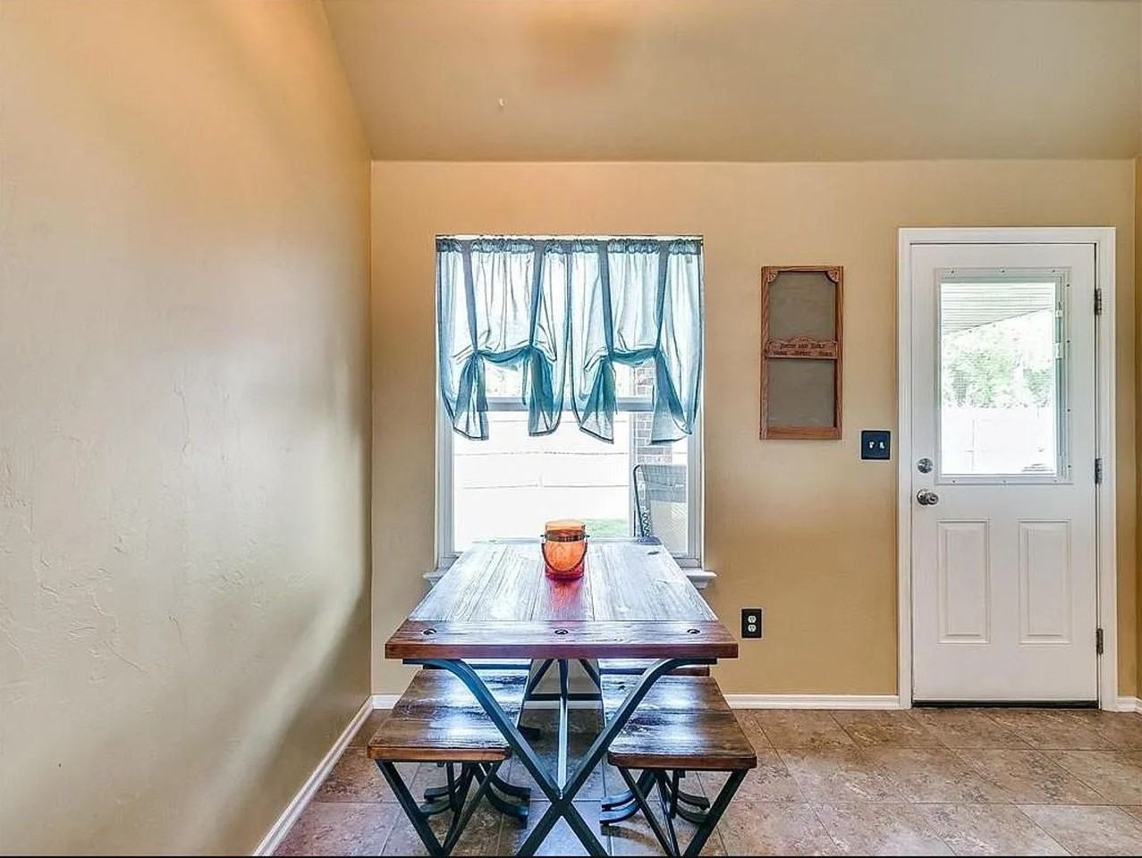 532 West Shadow Ridge Way - Photo 7 of 24