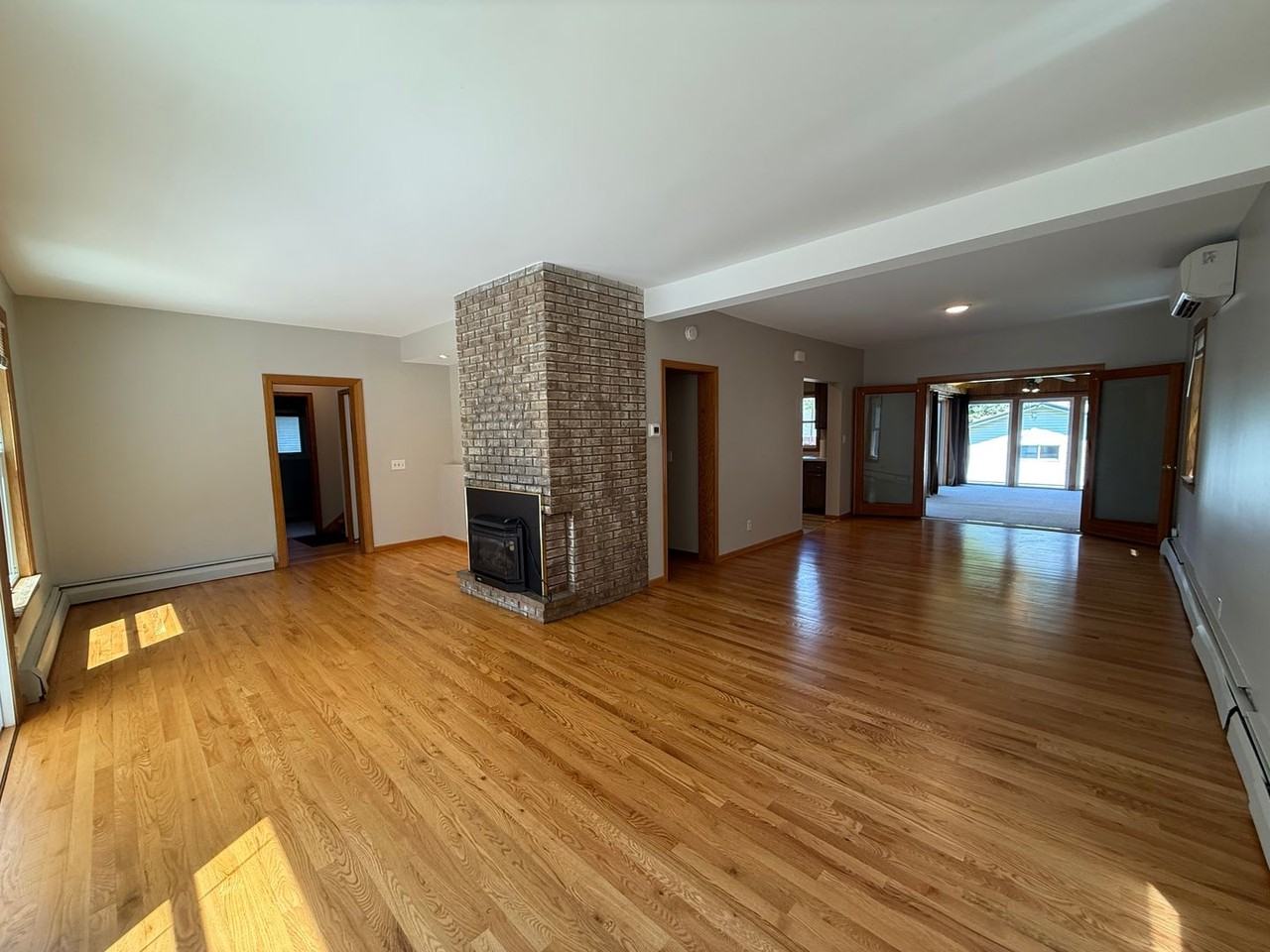 1903 Grand Ave - Photo 2 of 35