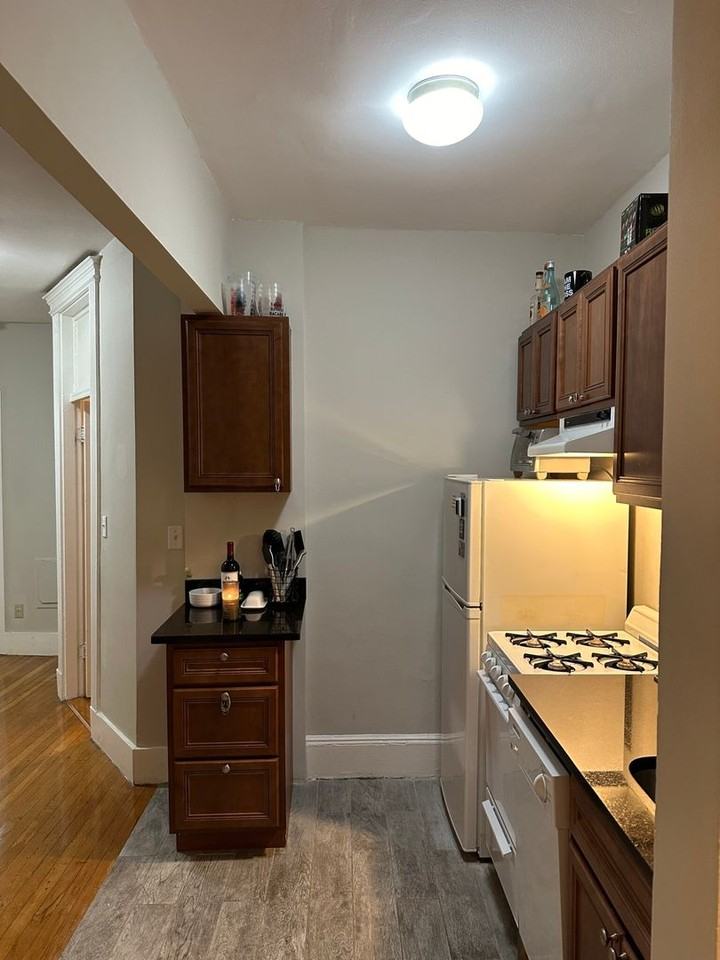 25 Hemenway St - Photo 2 of 10