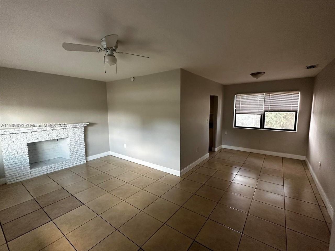 61 Ne 195th St - Photo 2 of 11