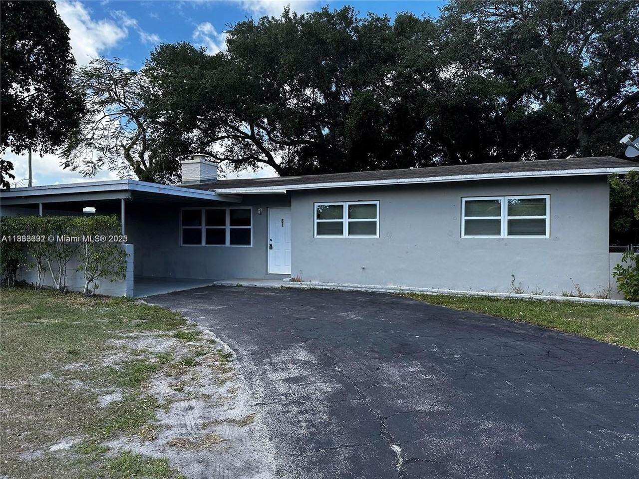 61 Ne 195th St - Photo 3 of 11