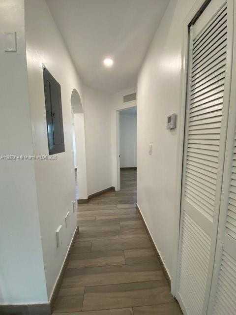 935 Ne 34th Ave #202 - Photo 4 of 18