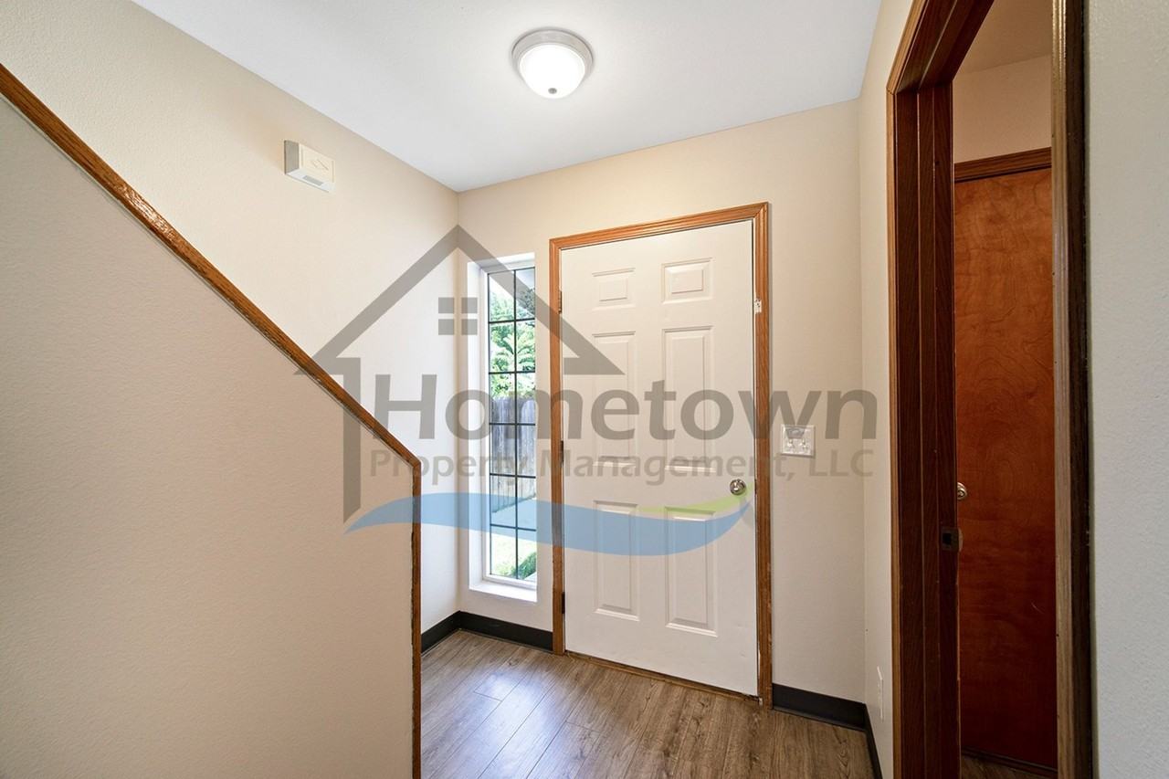 1018 W Mill Ave - Photo 4 of 32