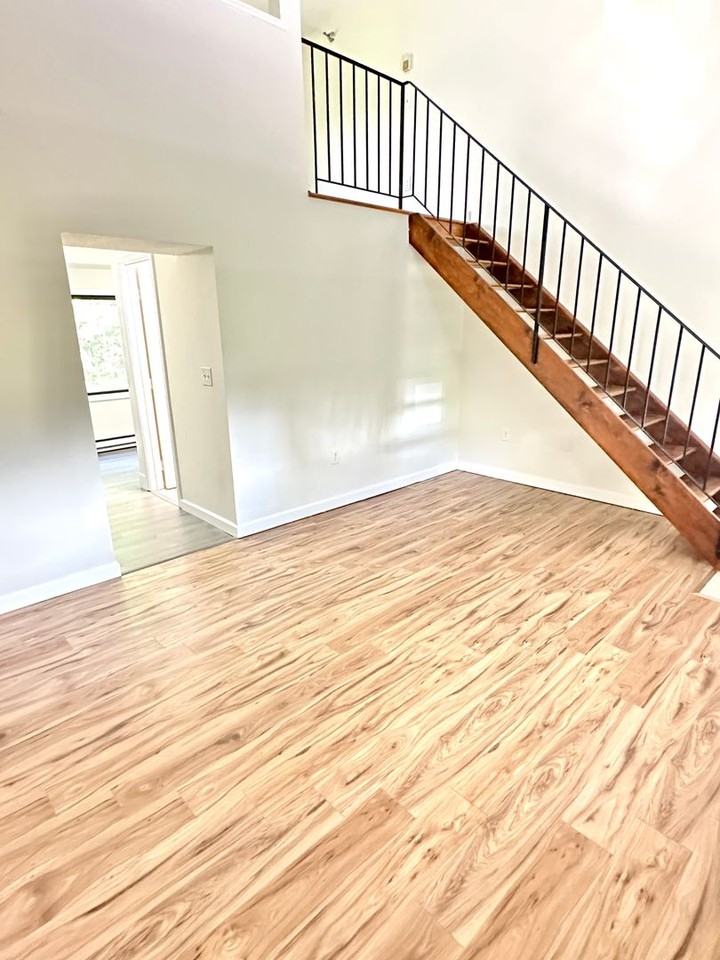 17 Farmington Ave - Photo 4 of 14