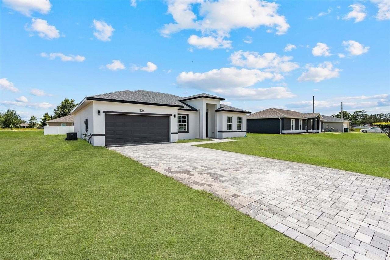 324 Marion Oaks Trl - Photo 3 of 29