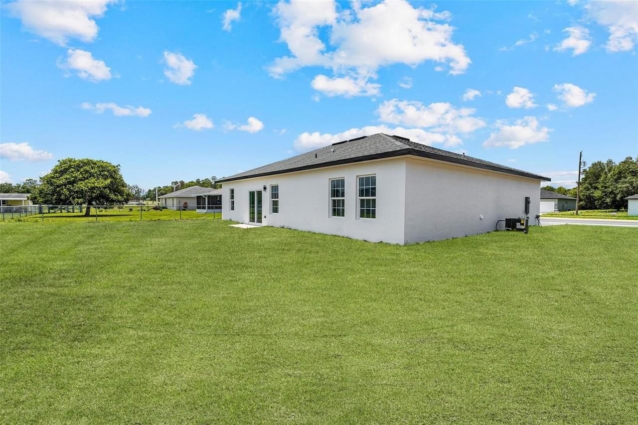 324 Marion Oaks Trl - Photo 4 of 29