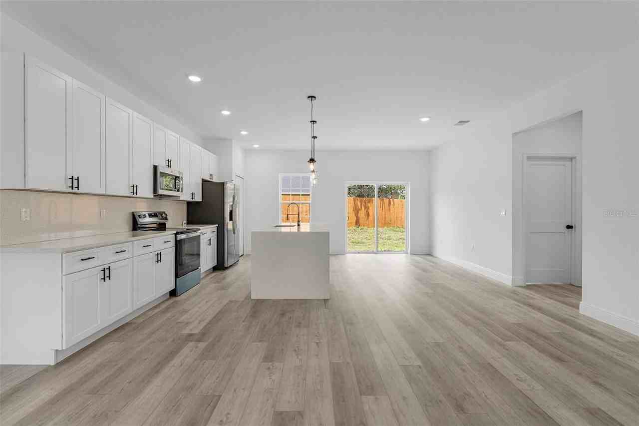 324 Marion Oaks Trl - Photo 7 of 29