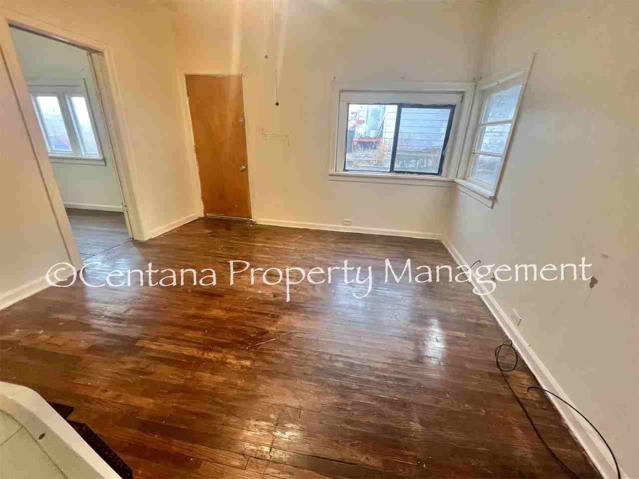 420 Virginia St - Photo 3 of 17