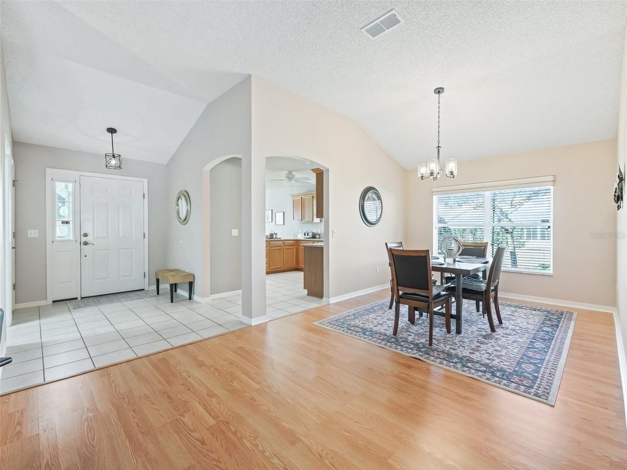 1103 Chaparral Dr - Photo 3 of 27