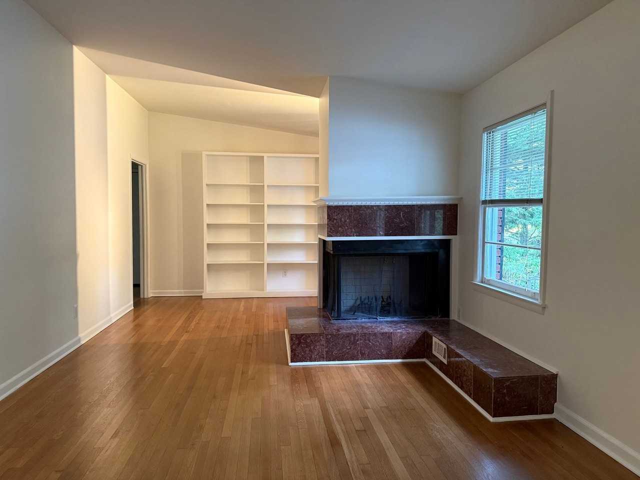 171 Worthington Dr - Photo 3 of 20