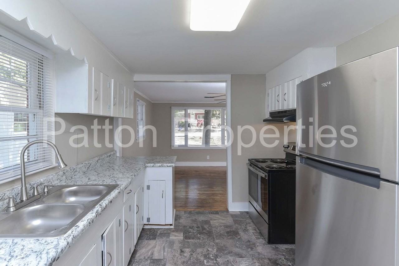 781 Tremont Ave - Photo 4 of 14