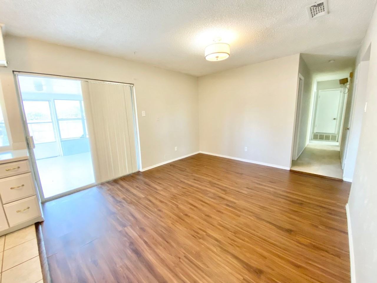 701 Victoria Dr - Photo 6 of 20