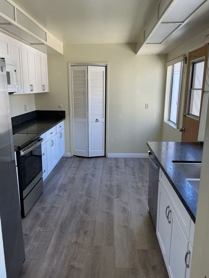 4180 Balboa Way - Photo 2 of 32