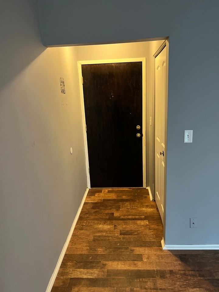 7610 Woodview Dr E #1