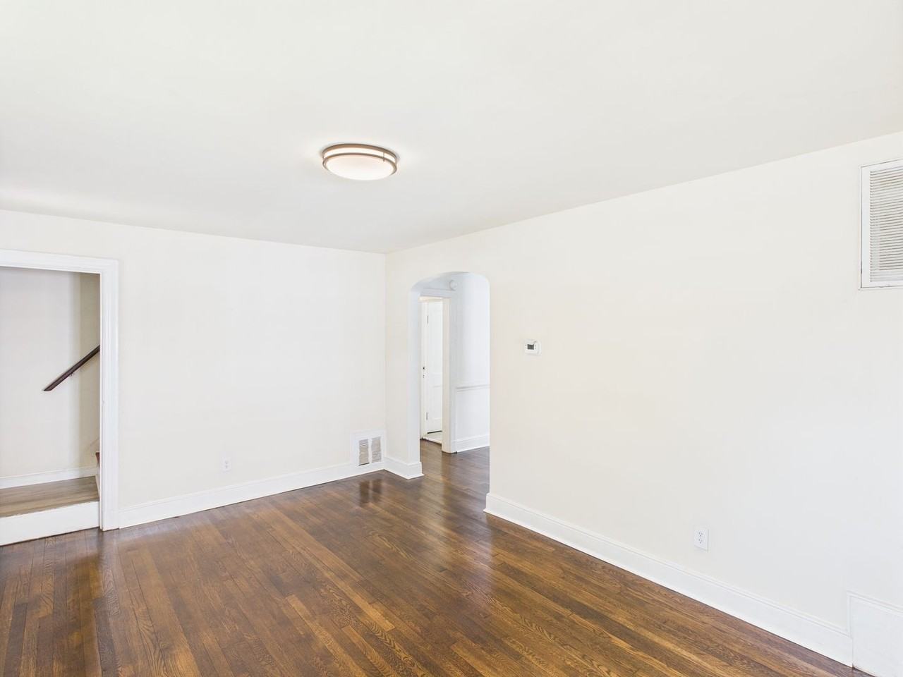 3905 Larchmont Ln - Photo 3 of 28