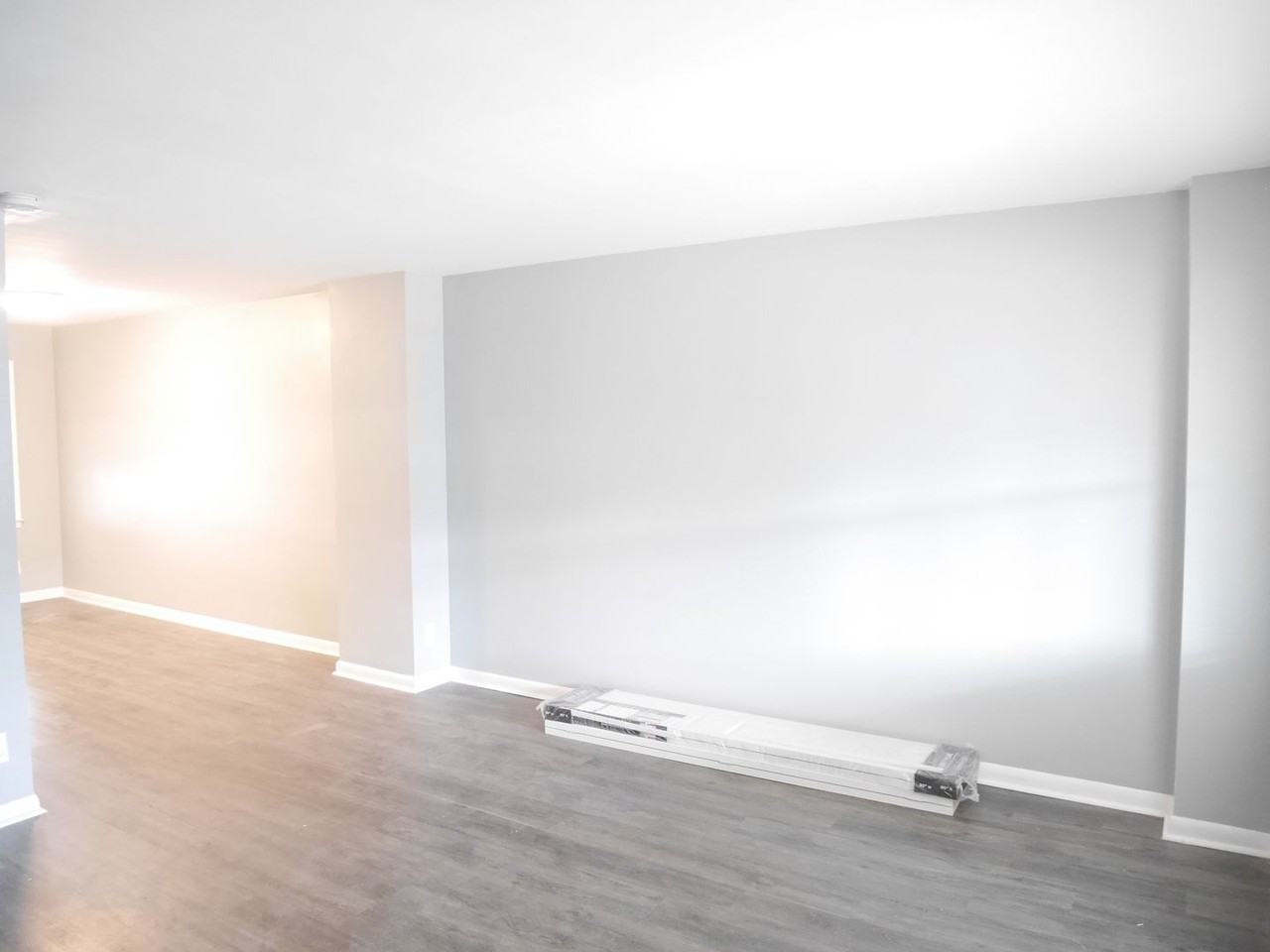 2243 Graythorn Rd - Photo 3 of 22