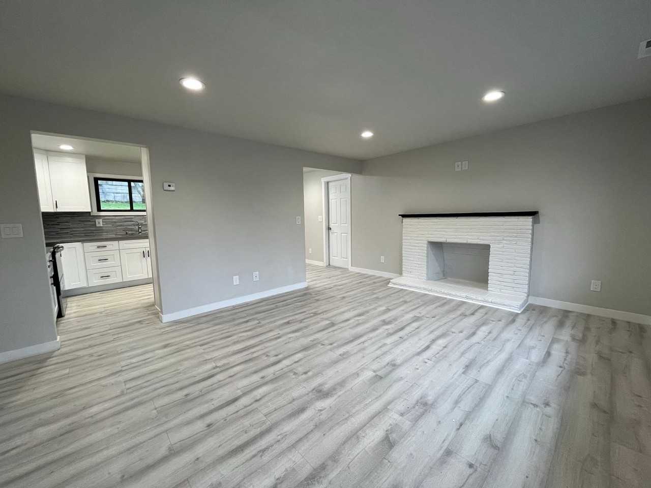 1627 S 223rd St - Photo 2 of 11
