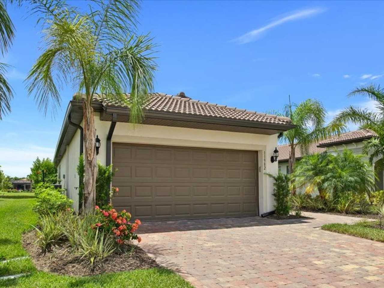 11982 Westmoreland Way - Photo 3 of 39