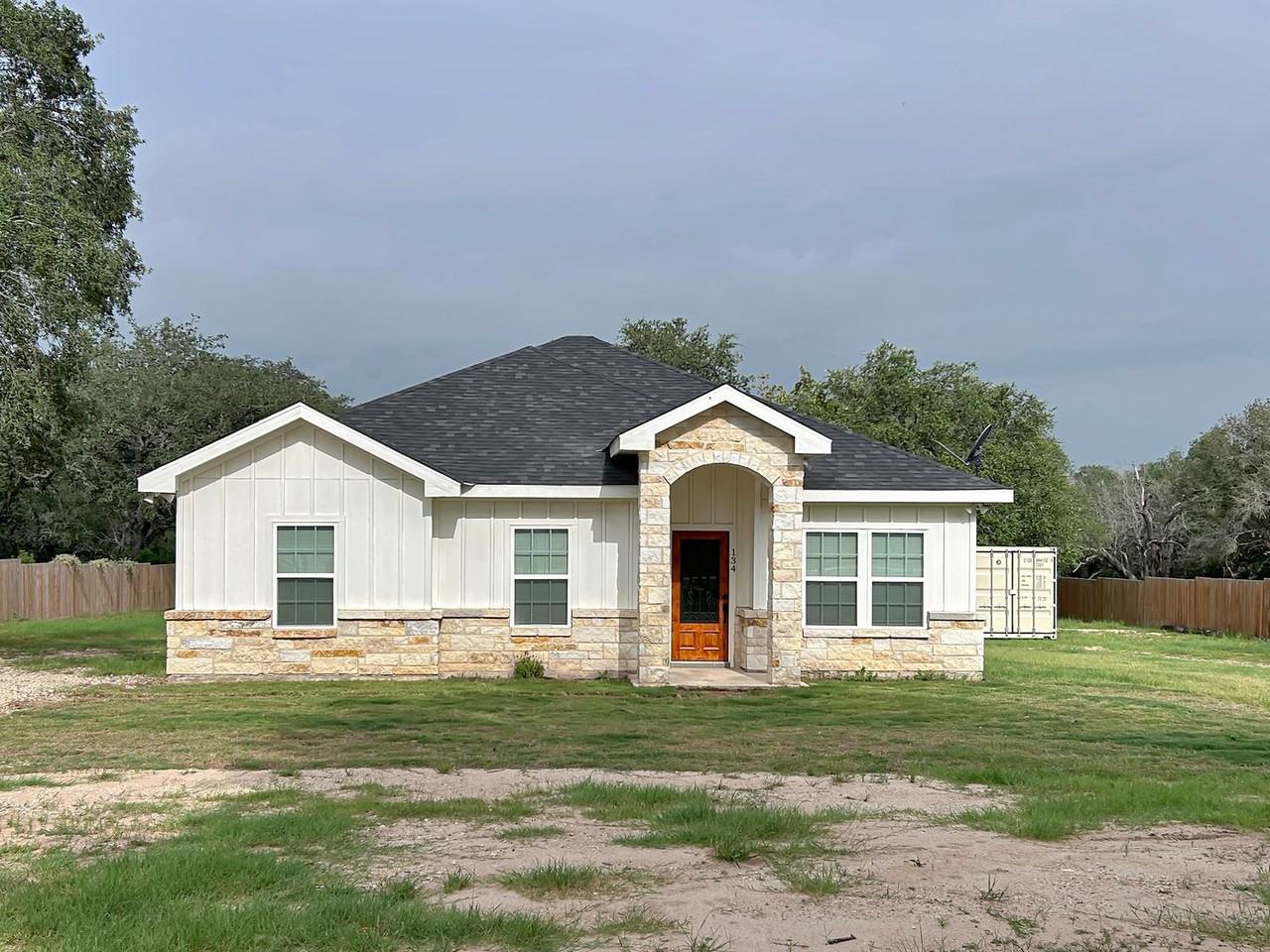 134 County Road 6813 - Photo 2 of 26