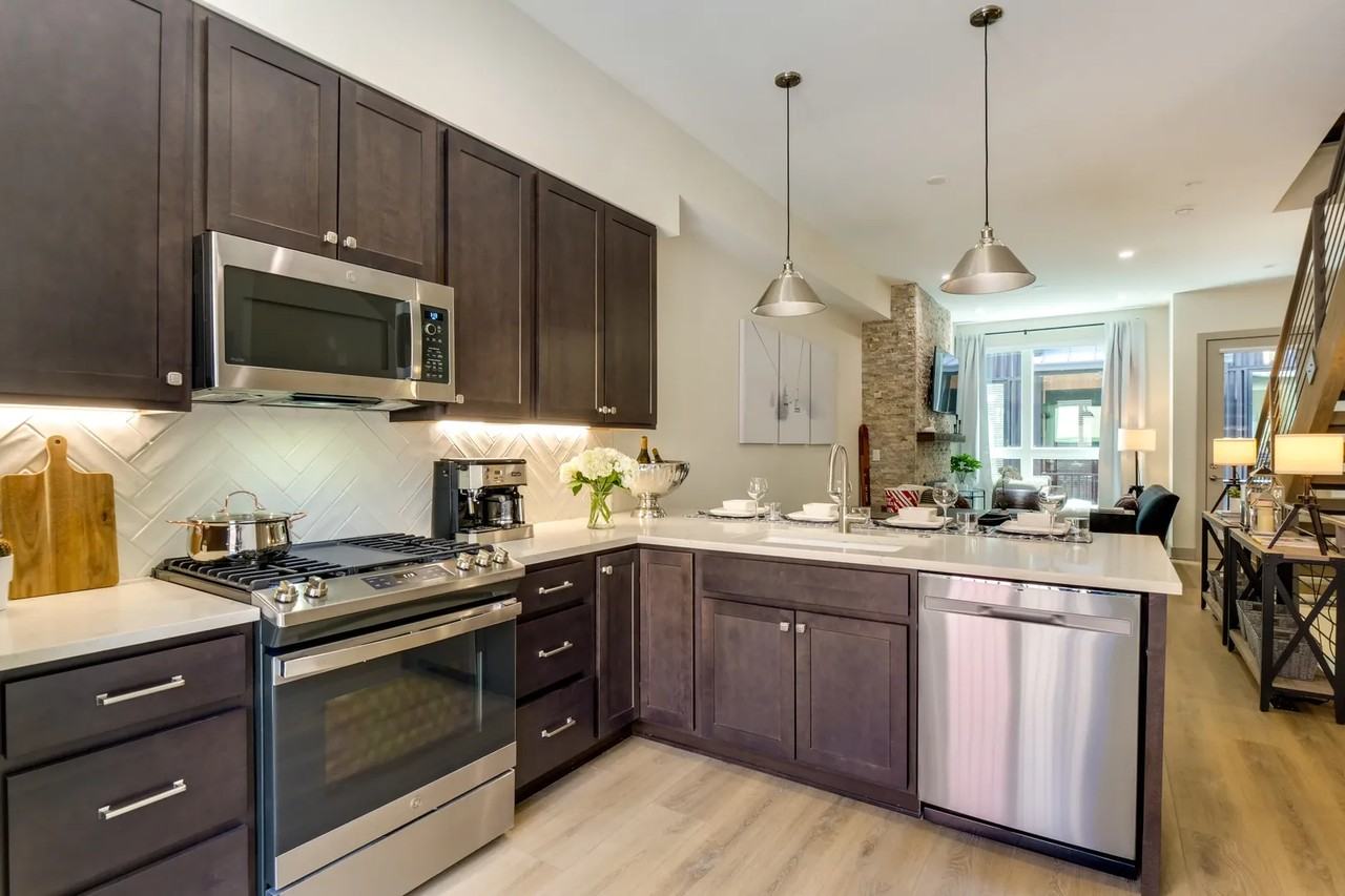 66 3rd St #B - Photo 6 of 26