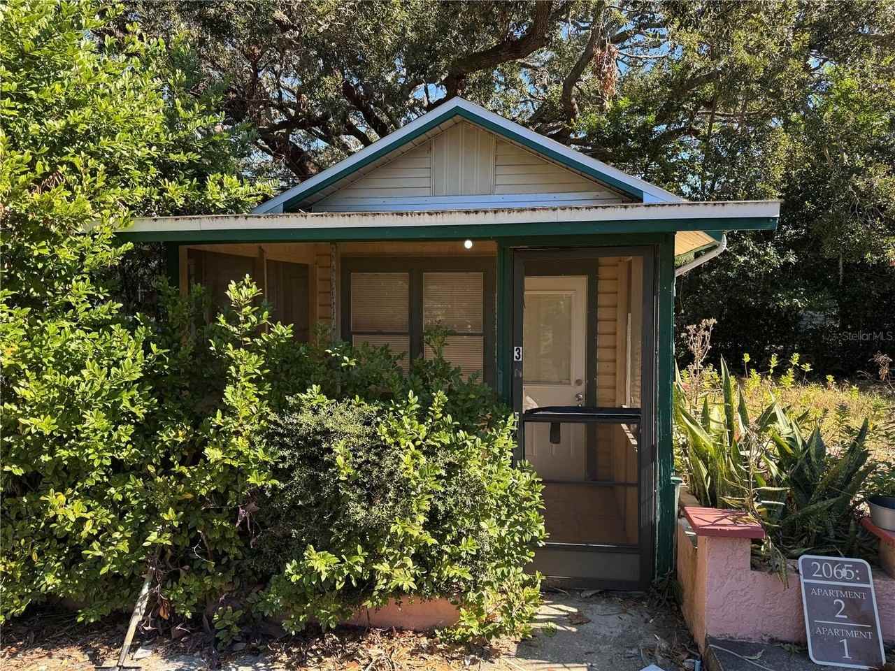 2065 N Betty Ln - Photo 2 of 22