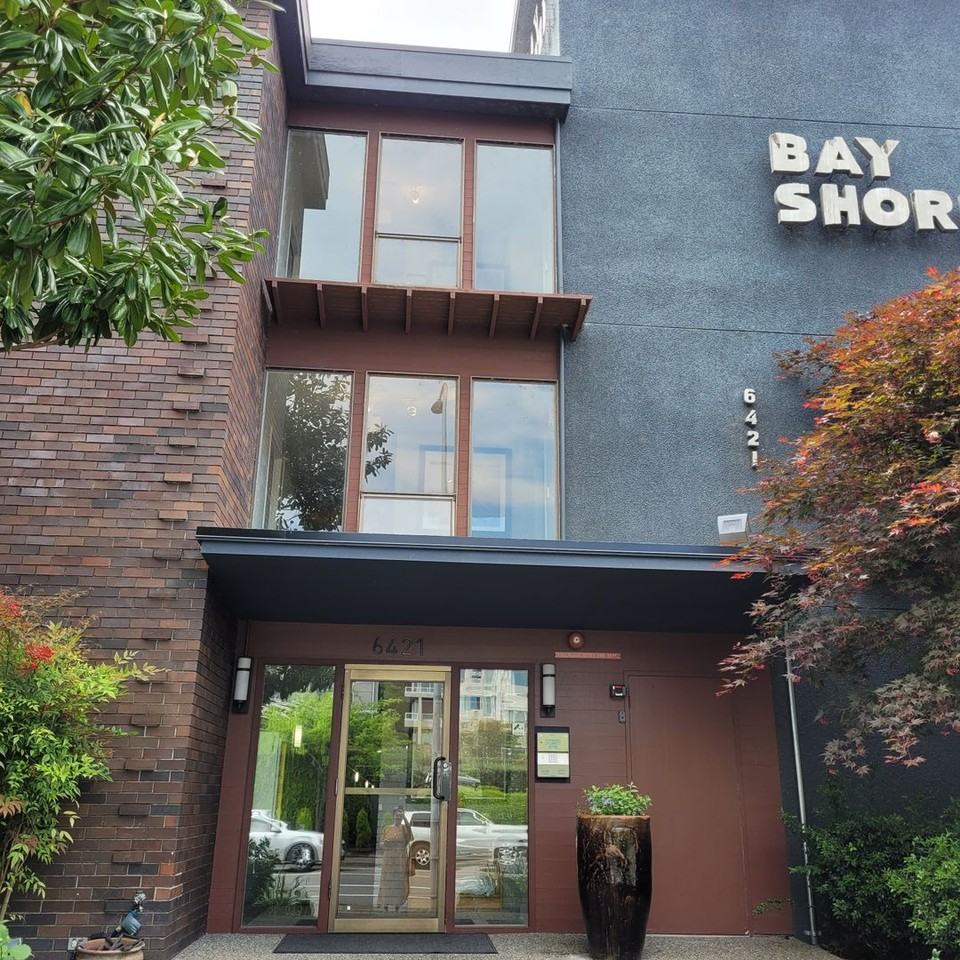 6421 Lake Washington Blvd Ne - Photo 2 of 21